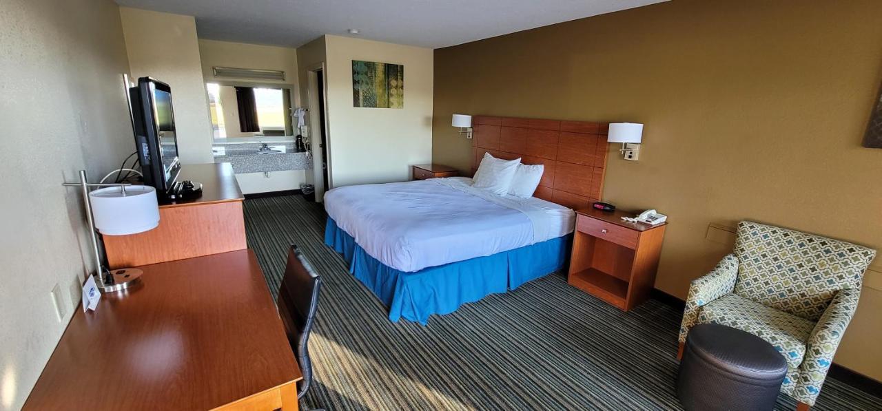 Quality Inn Ешберн Екстер'єр фото