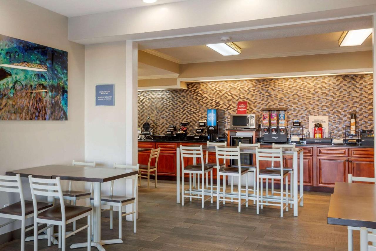 Quality Inn Ешберн Екстер'єр фото