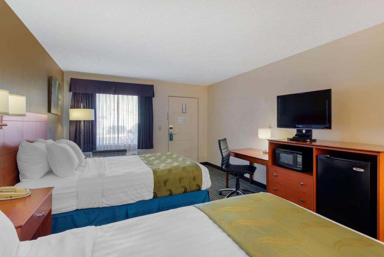 Quality Inn Ешберн Екстер'єр фото