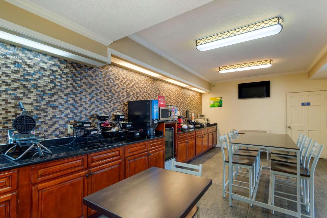 Quality Inn Ешберн Екстер'єр фото